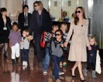 好莱坞令人称羡的明星夫妻档安吉丽娜．朱莉（Angelina Jolie）与布拉德．皮特（Brad Pitt）惊传婚变。(TORU YAMANAKA/AFP/Getty Images)
