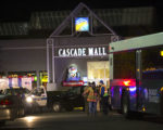 上周五晚，美国华盛顿州伯灵顿（Burlington）购物中心发生枪击案，造成5人死亡。(Karen Ducey/Getty Images)