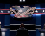 9月25日紐約，工作人員在準備美國大選電視辯論會現場。 (Drew Angerer/Getty Images)