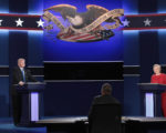 9月26日距离2016美国大选还有43天。美东晚9点，川普与希拉里首场电视辩论会在纽约约霍夫斯特拉大学登场。 (Drew Angerer/Getty Images)