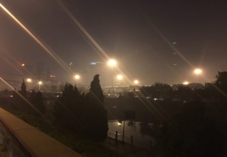 24日至25日，北京部分地区出现雾霾重度污染。（网络图片）