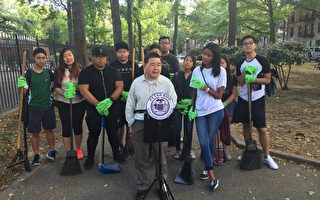 市议员顾雅明启动清洁法拉盛球场公园行动