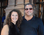 資深銀行投資顧問Anthony Salino先生與Rebecca Salino女士10月15日（星期六）下午在紐約卡內基音樂廳欣賞了神韻交響樂團的演出後，對樂團的出色演奏讚歎不已。（衛泳／大紀元）