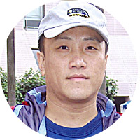 香港民俗掌故专家的周树佳表示,港人保留重阳节传统,敬天祭祖,孝道重现,乃香港之福气。(受访者提供)