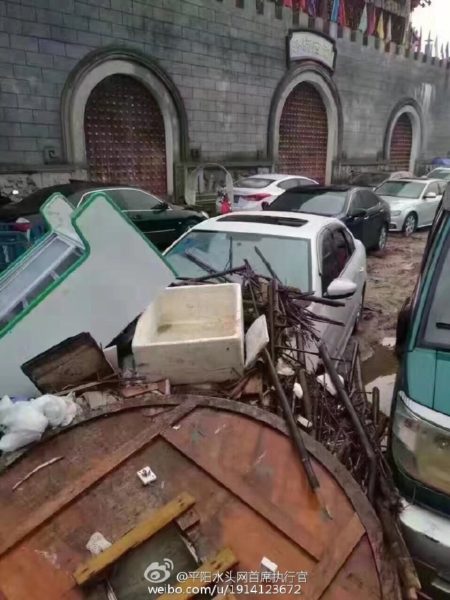 浙江平陽縣水頭鎮在「鯰魚」颱風期間,全鎮被水淹兩天兩夜,街道滿目瘡痍。(網絡圖片)