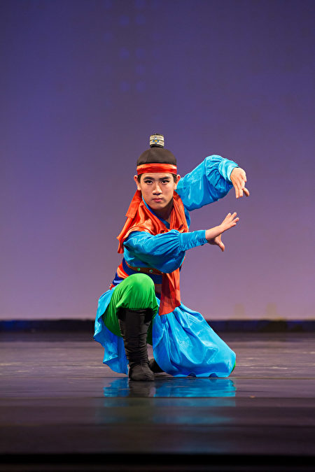 2016 舞蹈大賽青年男子組高橋俊夫, Toshio Takahashi表演《林沖夜奔》。（戴兵／大紀元）