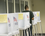 圣塔克拉拉县投票站，有选民来提前投票。（曹景哲／大纪元）