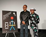 导演锺孟宏（左）和演员纳豆日前抵达日本，带着新片在东京影展亮相，与粉丝见面。（甲上提供）