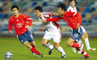 中国队0:2不敌韩国 评论：国足被牵着鼻子走
