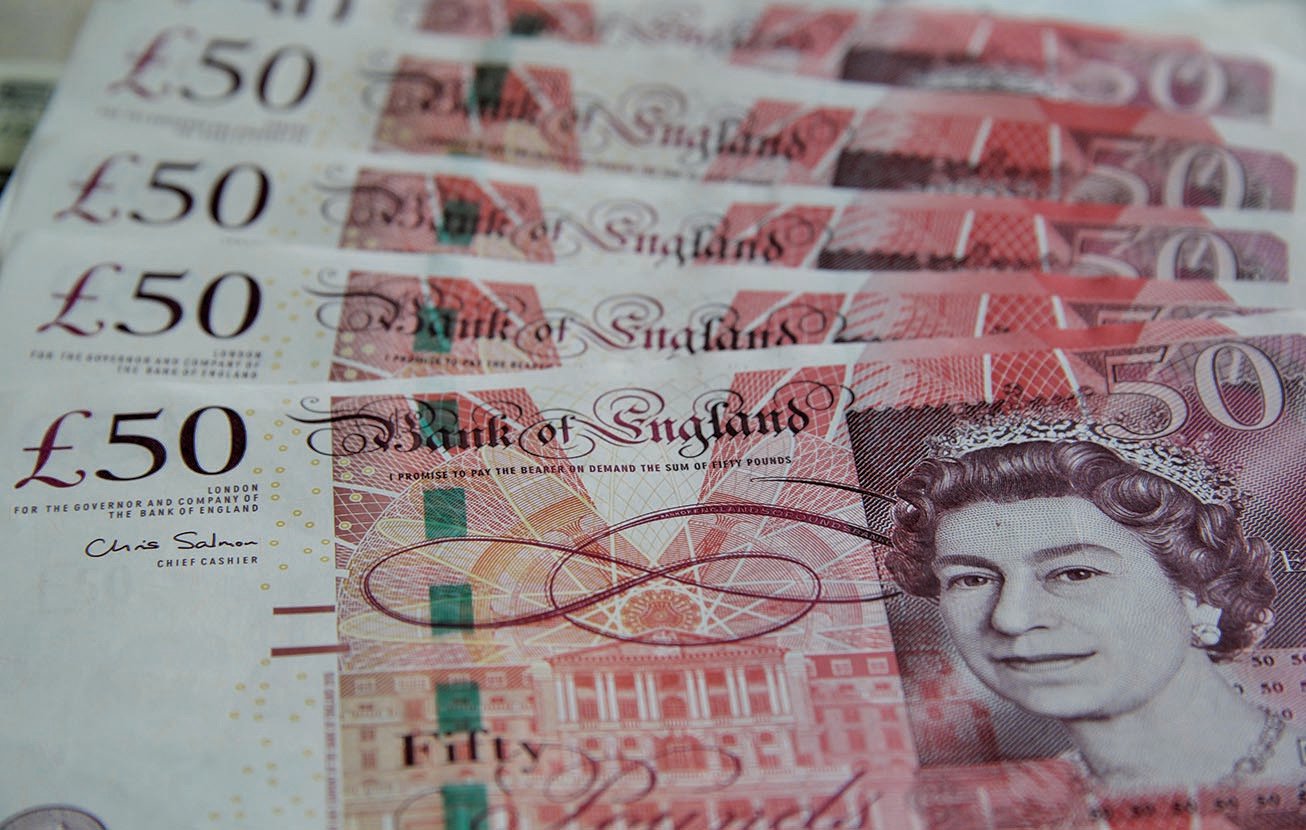 英镑兑美元贬至31年新低| 贬新低| 大纪元