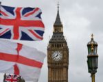 英國國會下議院以384-114票的壓倒性多數通過英國政府提交的脫歐法案，最快將於今年3月底啟動脫歐。(BEN STANSALL/AFP/Getty Images)