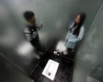 组图：湖南透明厕所朦胧相见 网民：谁敢上