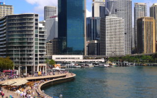 悉尼轮渡撞上Circular Quay码头 18人受伤
