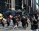今年8月，紐約市有5300多行人因交通事故受傷。 (JEWEL SAMAD/AFP/Getty Images)