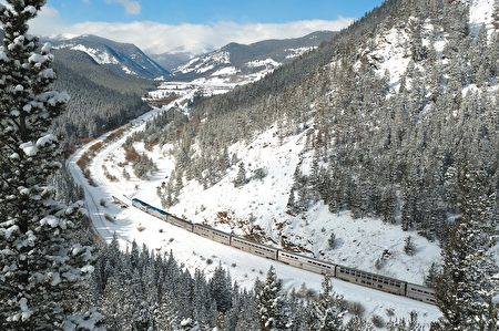 不同線路的Amtrak火車,可以帶你看遍美國各地的美麗風景。(Amtrak 提供)