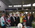 基隆市副市長林永發(左3)歡迎吳市副市長長木坂修(中)率團來訪（陳秀媛／大紀元）