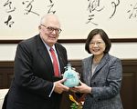 川普选前派人访小英 府证实为佛讷