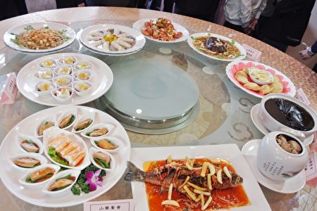 基隆山藥大餐12月1日起預購,10大菜1甜點,加贈紅淡比土蜂蜜飲料一瓶。(周美晴/大紀元)