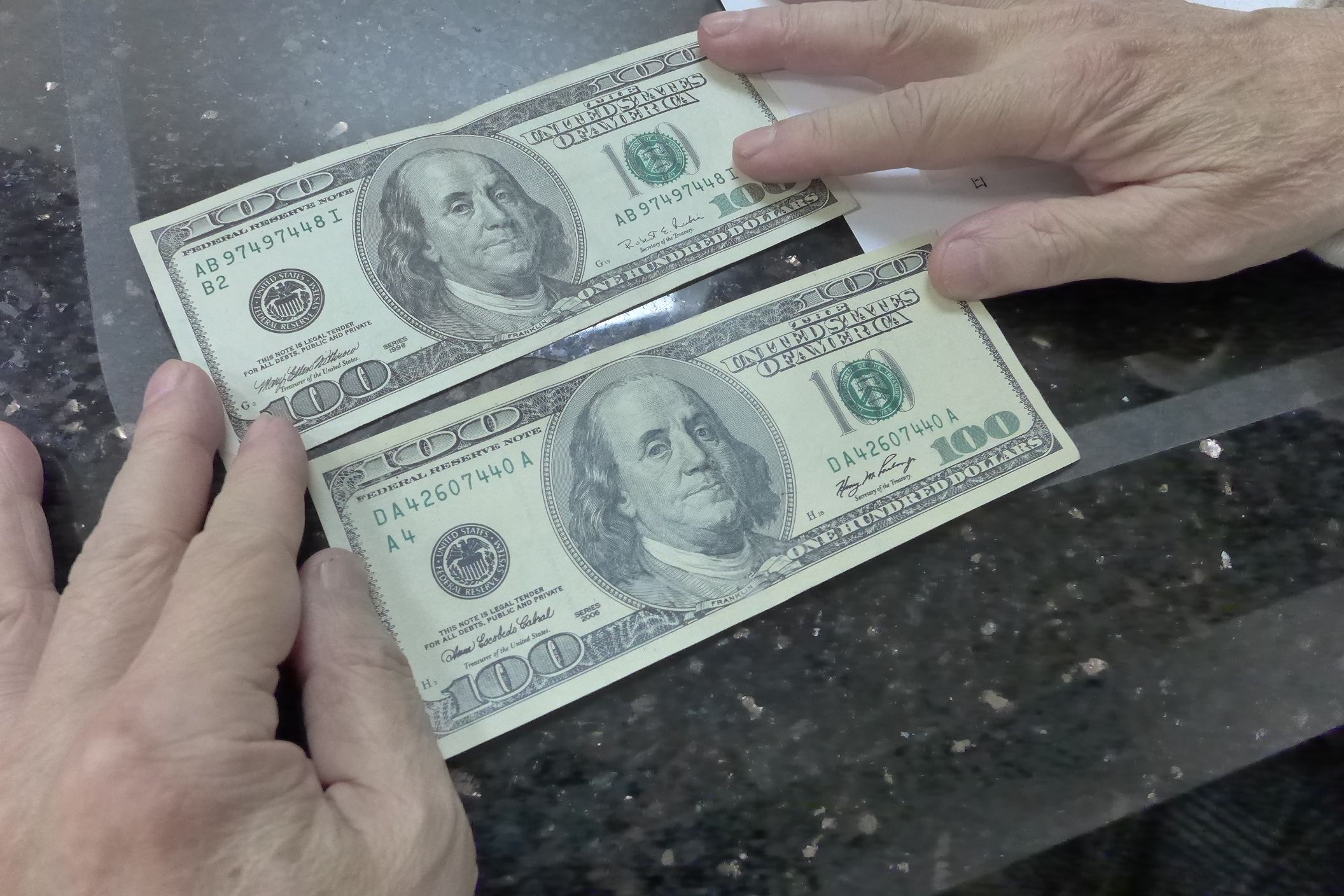 华埠现百元假钞华商中招| 纽约| 美元| 大纪元