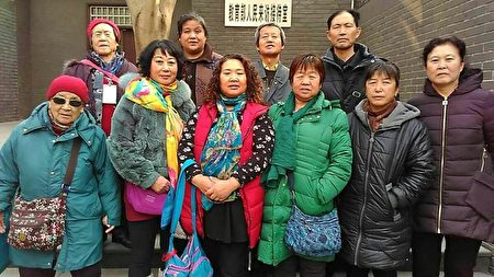 自11月28日开始,连续三天,来自大陆29个省的上万名被清退的民办与代课教师进京上访。(访民提供)
