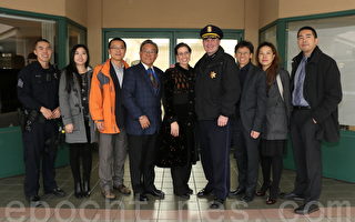 舊金山東灣奧克蘭重新開放華埠警察資源中心