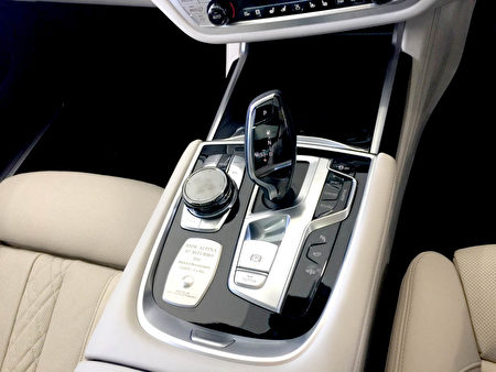 BMW ALPINA B7 Biturbo細節圖。(安柏超/大紀元)