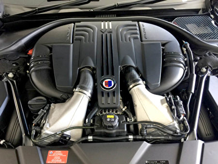 BMW ALPINA B7 Biturbo細節圖。(安柏超/大紀元)