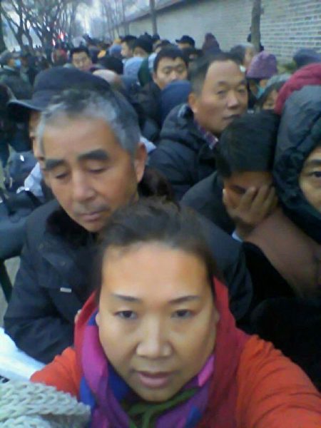 自11月28日开始,连续三天,来自大陆29个省的上万名被清退的民办与代课教师进京上访。(访民提供)