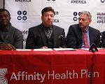 亲情健保（Affinity）助理副总裁Victor Pupo（左二）、饥饿联盟负责人Joel Berg（右二）。 (陈晓天/大纪元)