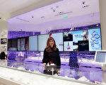 全球最大的网络珠宝商Blue Nile在贝尔维尤广场（Bellevue Square）一层开了一间体验店（Webroom），12月14日正式开业。（石玉斌/大纪元）