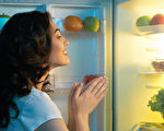 如果人們可以延長或多留意蔬果在冰箱中的保存時間，可以避免食物腐爛而形成浪費。（Fotolia）
