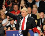 美国候任总统川普周四（8日）在谢票之旅第三站爱荷华州阐释他的经济目标：将工作留在美国、买美国货、用美国人。(Steve Pope/Getty Images)