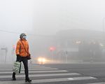 2016年12月19日處在陰霾下的中國大連。  (VCG/VCG via Getty Images)