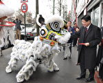 驻法代表张铭忠夫妇赴8大侨团走春拜年