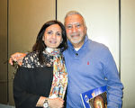 纽约医师Amir Sita携太太Sharifa Sita于1月12日下午在纽约林肯中心大卫寇克剧院观看了神韵国际艺术团的第二场演出。（林南宇／大纪元）