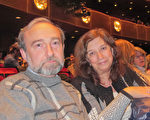 物理科學家Mark Ramm和妻子一同觀看了今年神韻國際藝術團在紐約林肯中心大衛寇克劇院的最後一場演出。（麥蕾／大紀元）