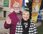 聖地亞哥一家慈善機構的創辦人和主席、公司老闆Bill McLeod和太太觀看了神韻紐約藝術團1月18日在聖地亞哥演出後讚歎演出令人著迷。（楊婕／大紀元）