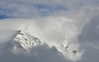 意大利阿爾卑斯山雪崩 2死多傷 強風阻救援