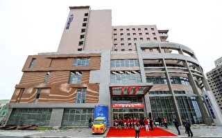 乌日林新医院开幕 增加300床医疗资源