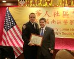 布碌崙南警區慶中國新年 為華裔警官頒獎