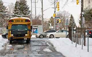路况恶劣 多伦多校车全部取消 学校继续开门