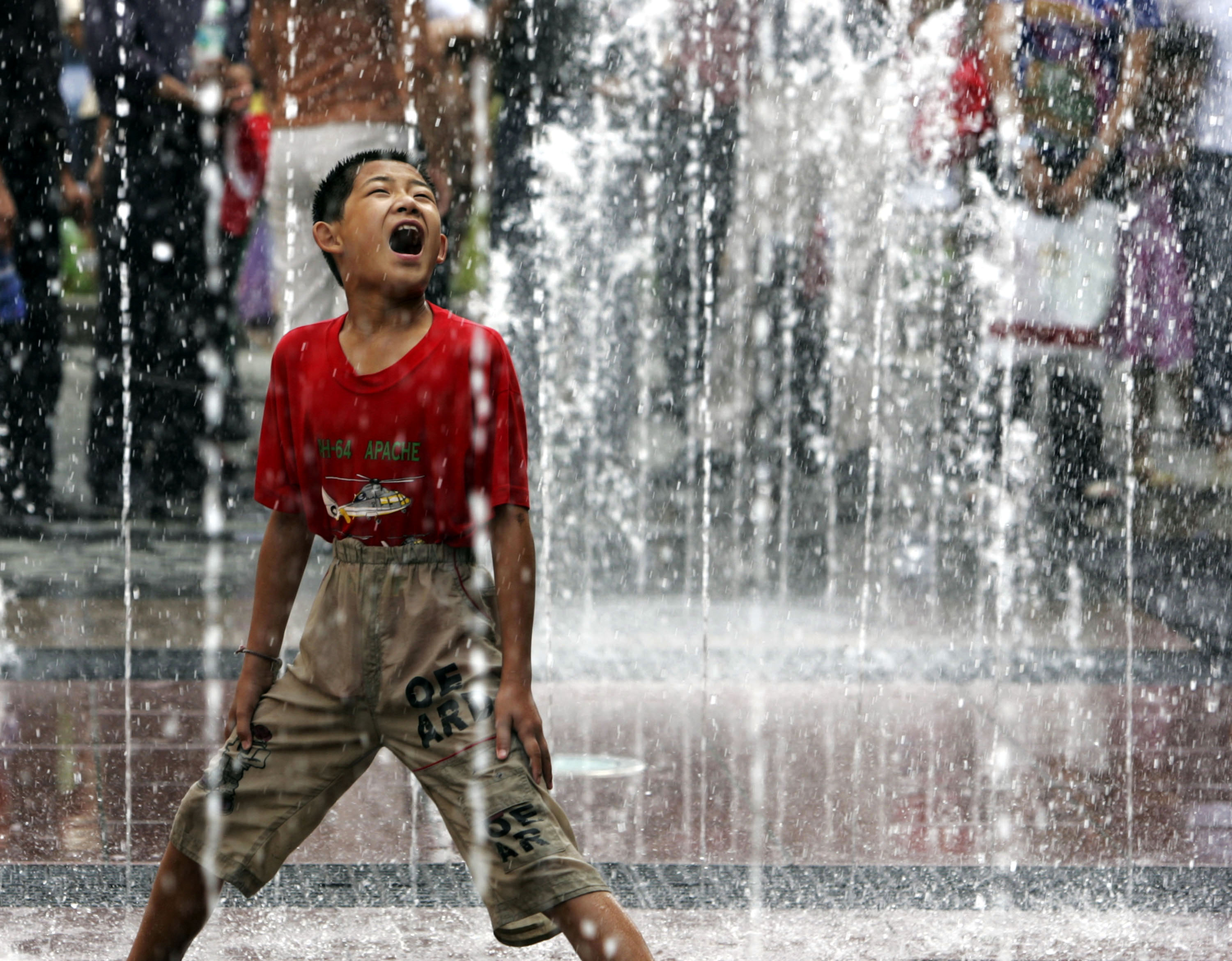 將真車變成玩具車？NBC 頻道《風火輪：極速挑戰》5月30日開播鬼點子傾巢而出- 洛杉磯週報- 亞洲版, image size:3000x2340