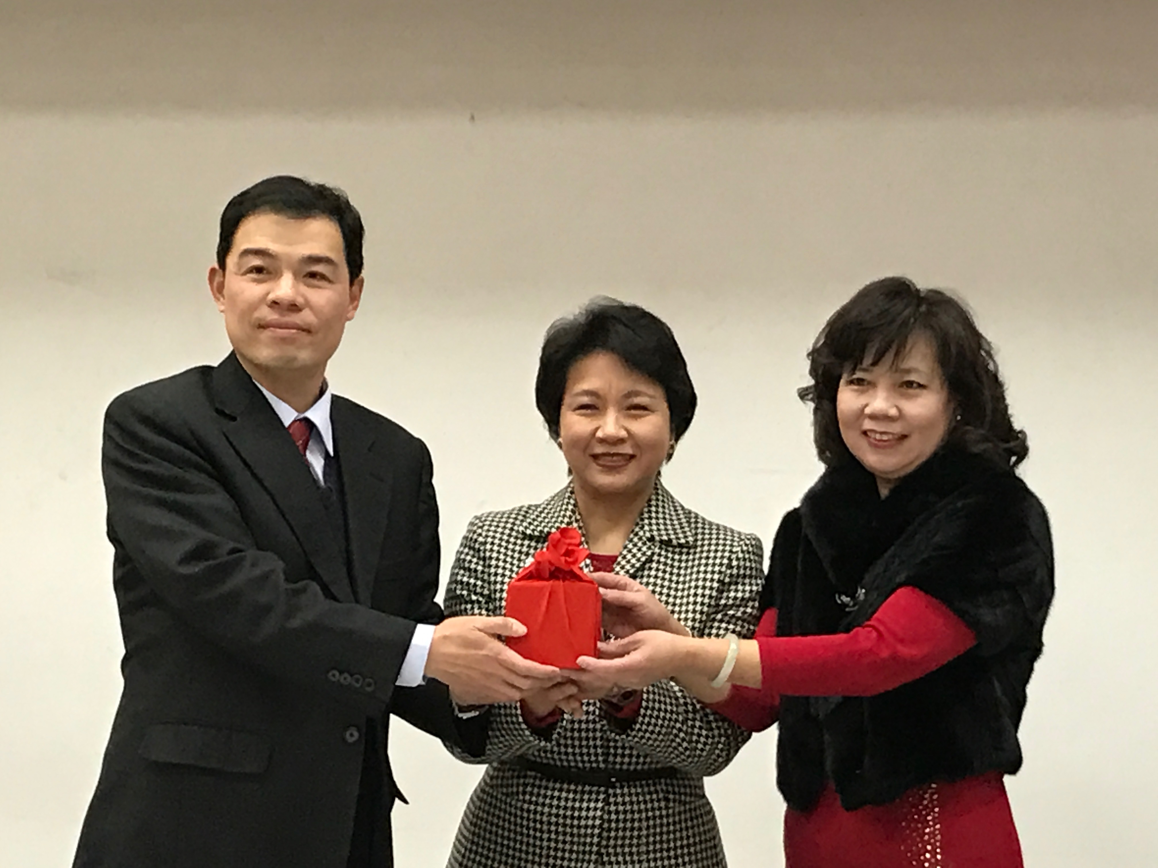 黃正杰接棒紐約僑教中心主任 | 大紀元