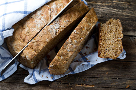 自制全麦面包。(Marina Onokhina/Shutterstock)