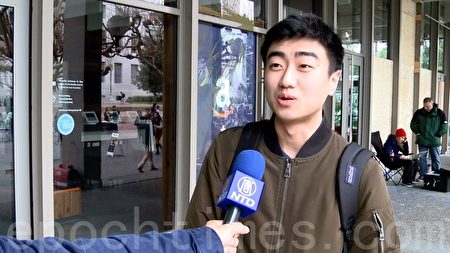 伯克利抗議變騷亂 學生呼籲言論自由反暴力 伯克利抗議變騷亂 學生呼籲言論自由反暴力