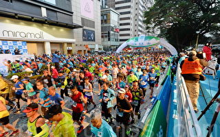 渣打马拉松 香港6.3万人热跑