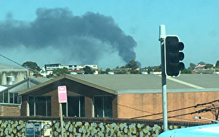 黑煙滾滾 悉尼西南垃圾回收中心起火