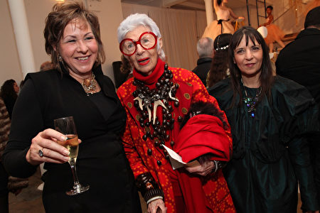 NEW YORK, NY - FEBRUARY 13: (L-R) Erickson Beamon jewelry designer Vicki Beamon, Iris Apfel and Erickson Beamon jewelry designer Karen Erickson pose for photos with dancers from the Bolshoi Ballet Academy United States Youth Program during the Erickson Beamon Fall/Winter 2011 Presentation at Milk Studios on February 13, 2011 in New York City. (Photo by Astrid Stawiarz/Getty Images for Erickson Beamon)