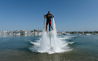 新潮水上运动 让你像超级英雄一样在海上飞