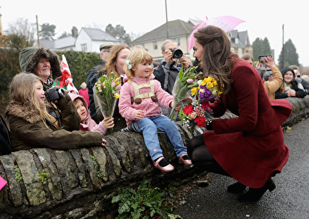 CAERPHILLY, WALES - FEBRUARY 22: Catherine, Duchess of Cambridge meets members of the public after visiting Caerphilly Family Intervention Team (FIT) to learn about their work with children with emotional and behavioural difficulties, problems with family relationships and those who have or who are likely to self-harm on February 22, 2017 in Caerphilly, United Kingdom. (Photo by Chris Jackson - WPA Pool/Getty Images)